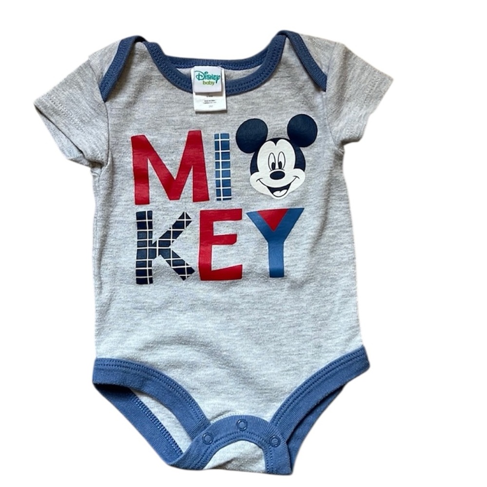 🔴 Baby Onesie. Size 3 months